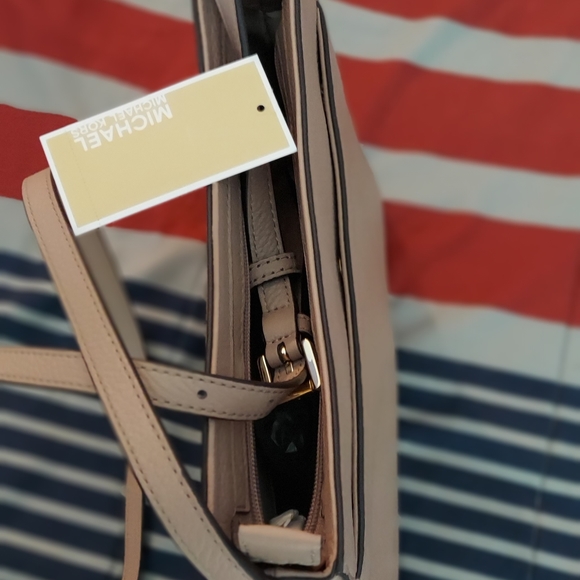 BAG - Picture 2 of 3